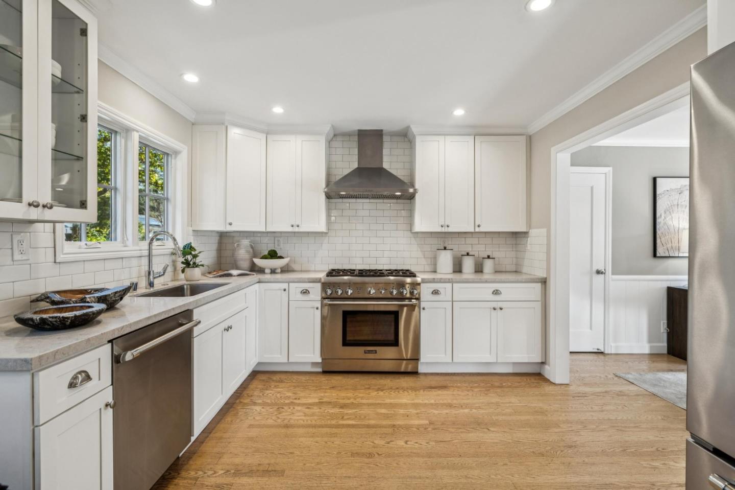 Detail Gallery Image 14 of 40 For 1395 Delfino Way, Menlo Park,  CA 94025 - 3 Beds | 2 Baths