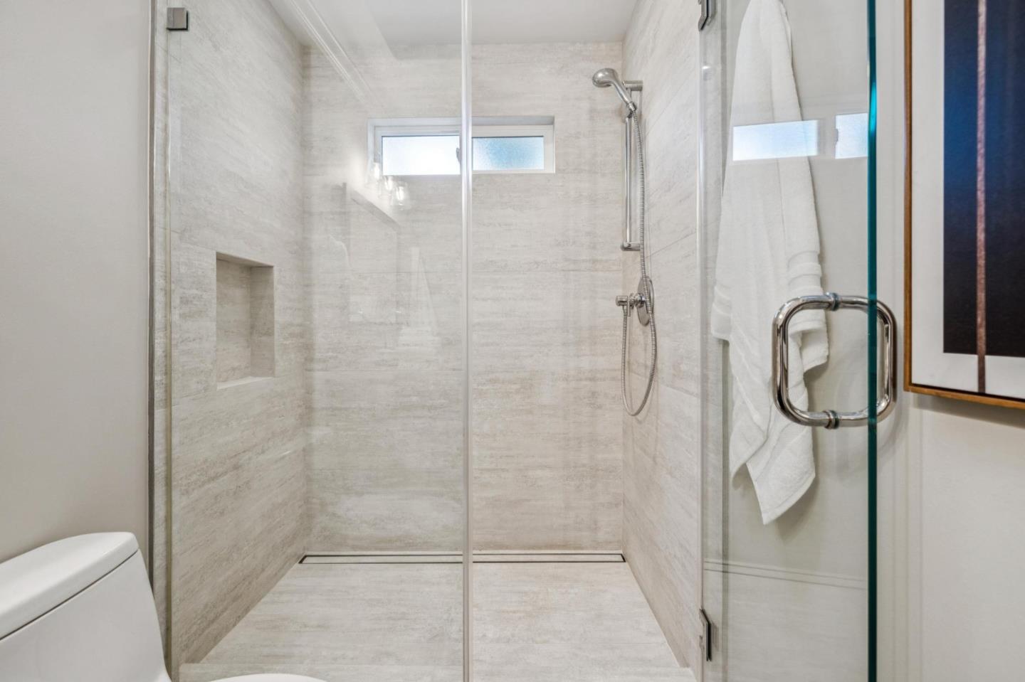 Detail Gallery Image 20 of 40 For 1395 Delfino Way, Menlo Park,  CA 94025 - 3 Beds | 2 Baths