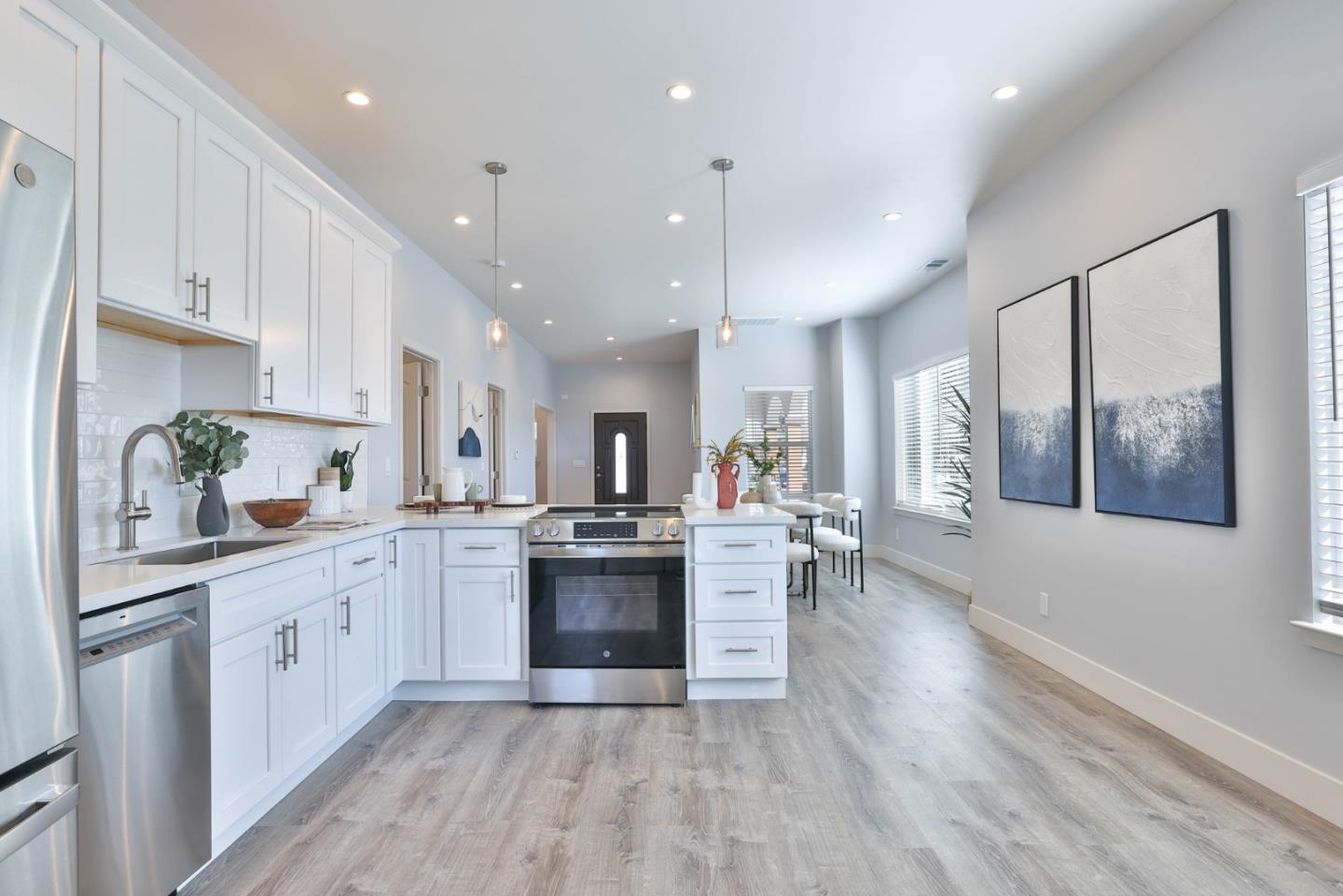 Detail Gallery Image 6 of 29 For 401 N 13th St, San Jose,  CA 95112 - 3 Beds | 2 Baths