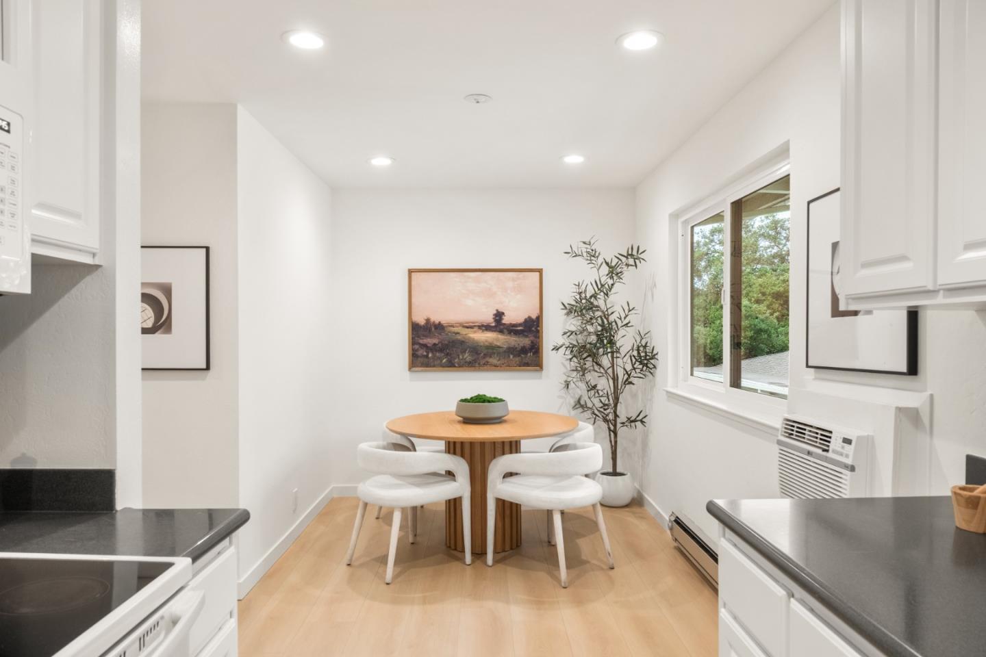 Detail Gallery Image 13 of 47 For 1070 Mercedes Ave #24,  Los Altos,  CA 94022 - 2 Beds | 2 Baths