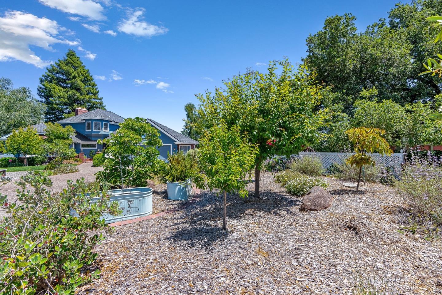 Detail Gallery Image 15 of 91 For 1212 Laurent St, Santa Cruz,  CA 95060 - 3 Beds | 3/1 Baths