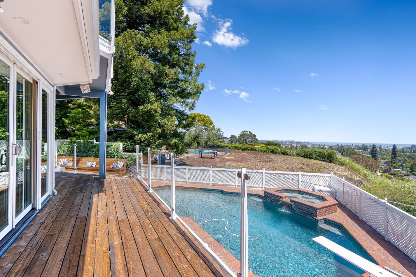 Detail Gallery Image 34 of 91 For 1212 Laurent St, Santa Cruz,  CA 95060 - 3 Beds | 3/1 Baths