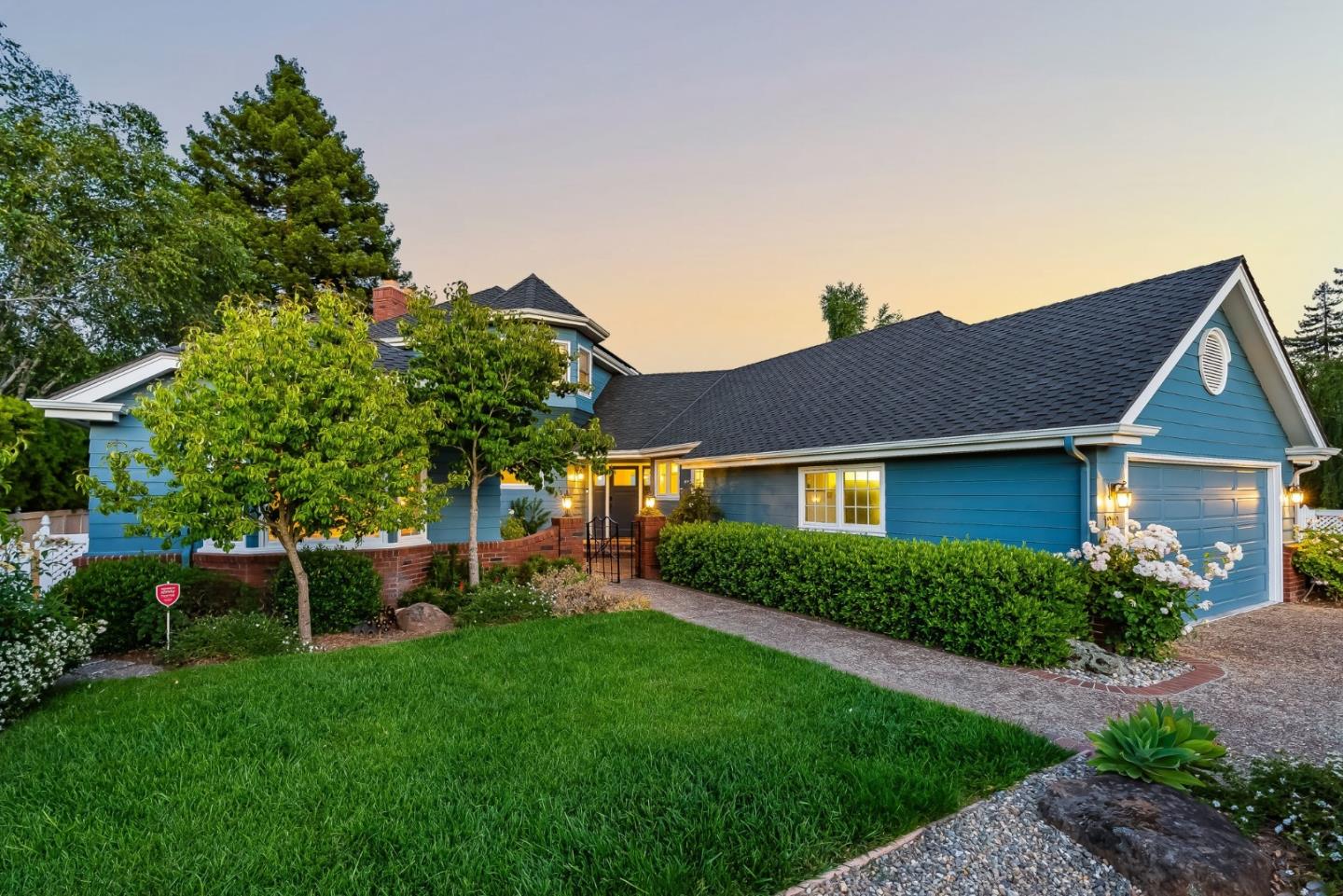 Detail Gallery Image 4 of 91 For 1212 Laurent St, Santa Cruz,  CA 95060 - 3 Beds | 3/1 Baths