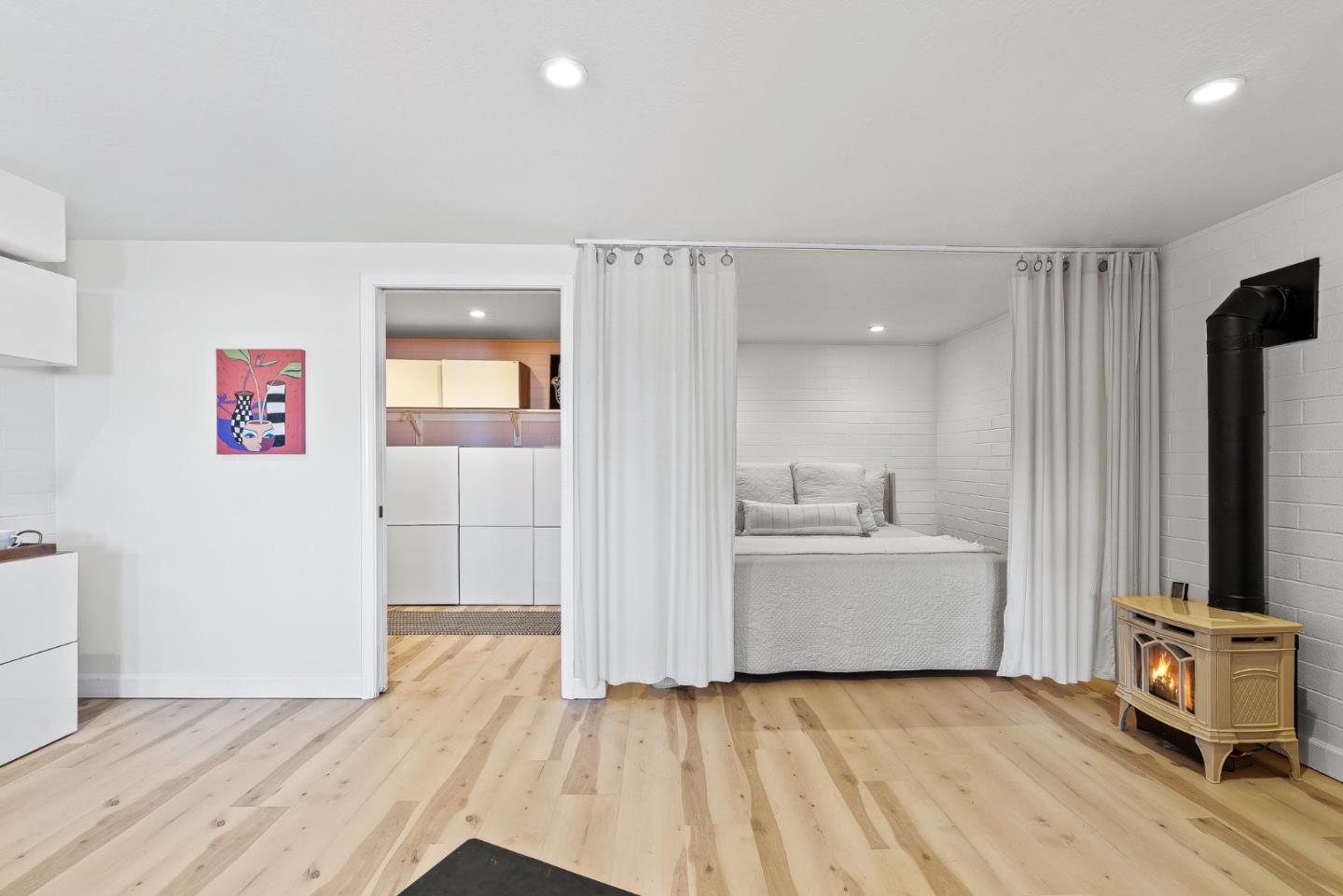 Detail Gallery Image 74 of 91 For 1212 Laurent St, Santa Cruz,  CA 95060 - 3 Beds | 3/1 Baths