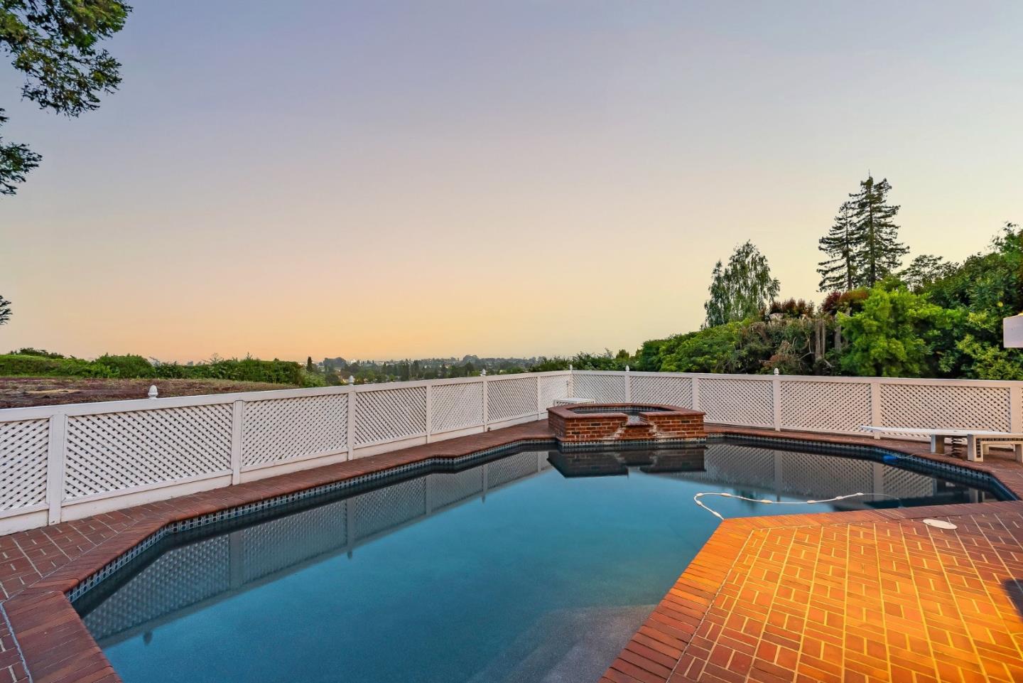 Detail Gallery Image 8 of 91 For 1212 Laurent St, Santa Cruz,  CA 95060 - 3 Beds | 3/1 Baths