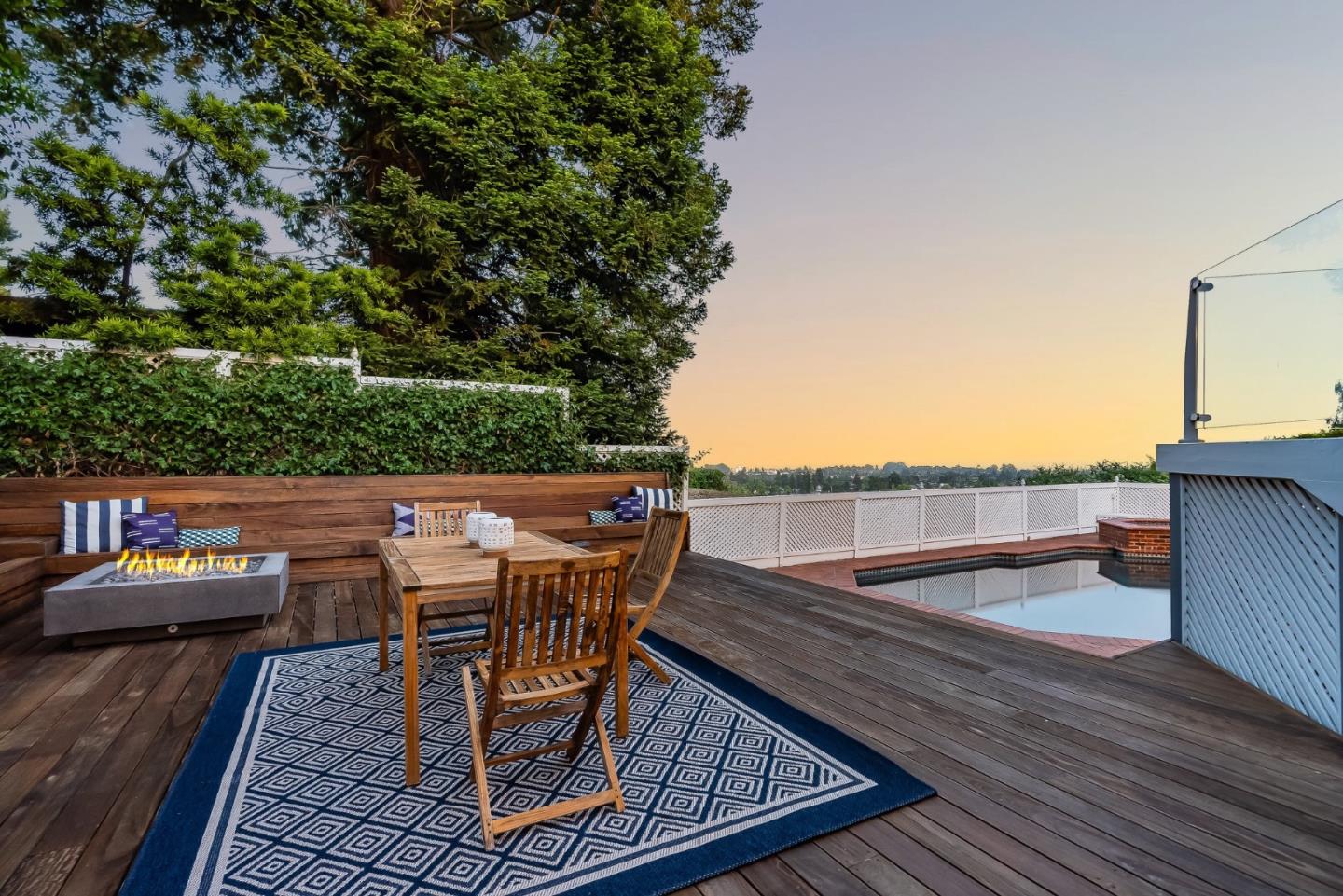 Detail Gallery Image 9 of 91 For 1212 Laurent St, Santa Cruz,  CA 95060 - 3 Beds | 3/1 Baths