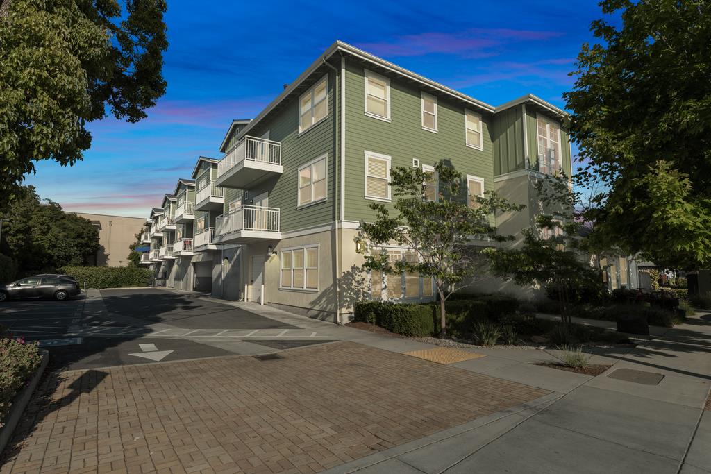 Front Image Thumbnail for ML82031495