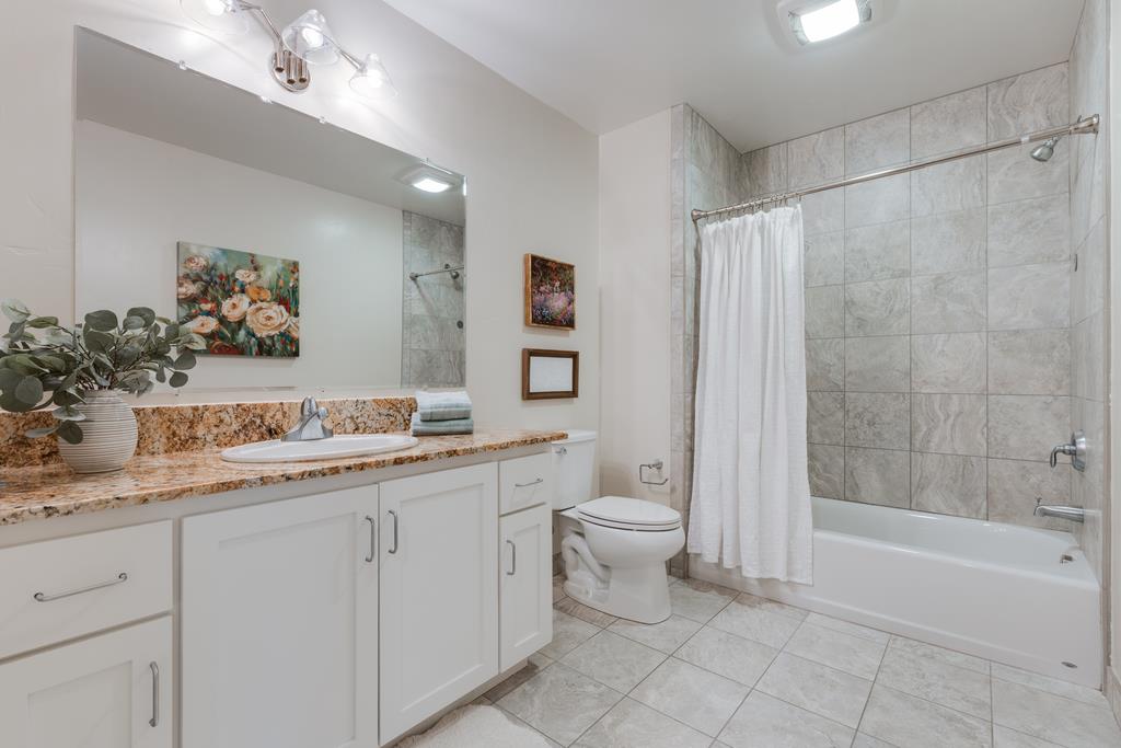 Detail Gallery Image 17 of 34 For 708 Frederick St #204,  Santa Cruz,  CA 95062 - 2 Beds | 1 Baths