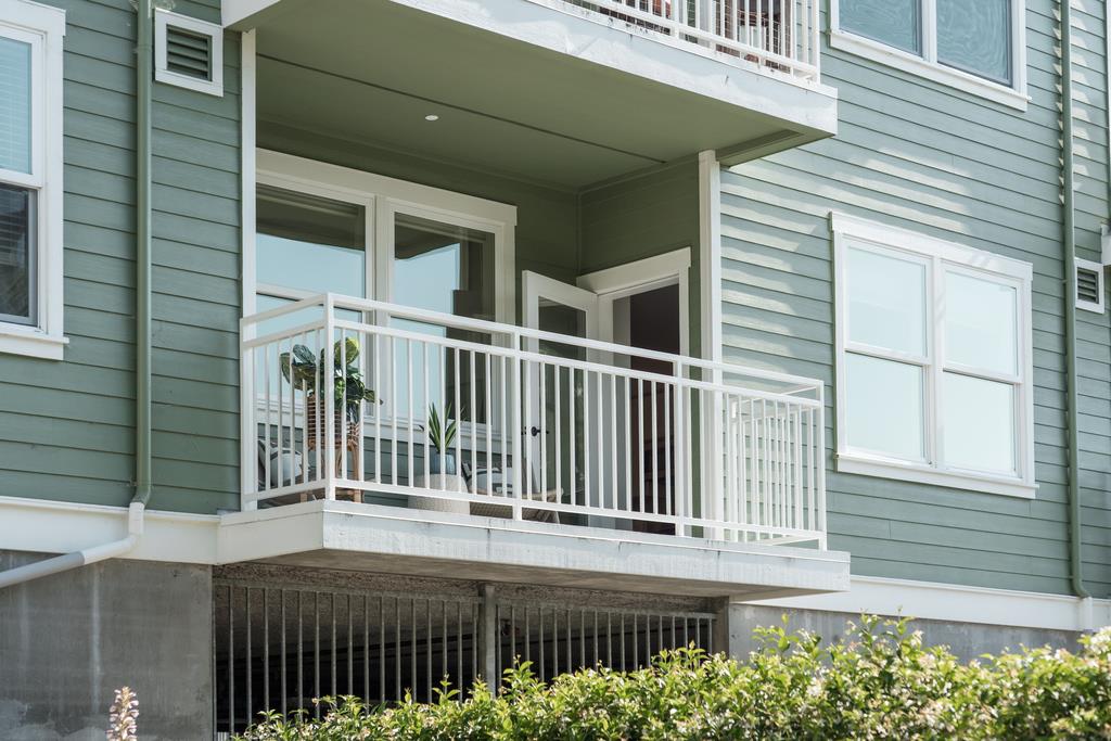 Detail Gallery Image 3 of 34 For 708 Frederick St #204,  Santa Cruz,  CA 95062 - 2 Beds | 1 Baths