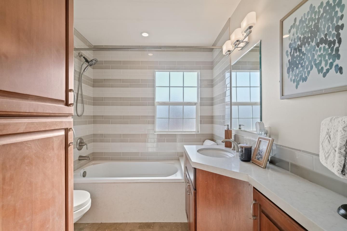 Detail Gallery Image 16 of 31 For 1502 S Delaware St, San Mateo,  CA 94402 - 4 Beds | 3 Baths