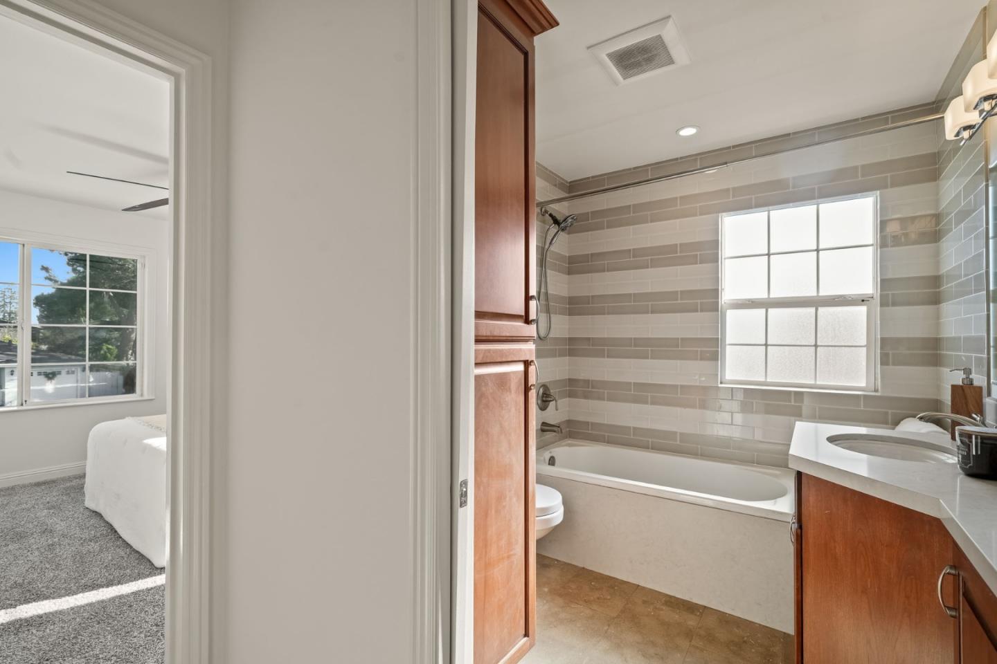 Detail Gallery Image 17 of 31 For 1502 S Delaware St, San Mateo,  CA 94402 - 4 Beds | 3 Baths