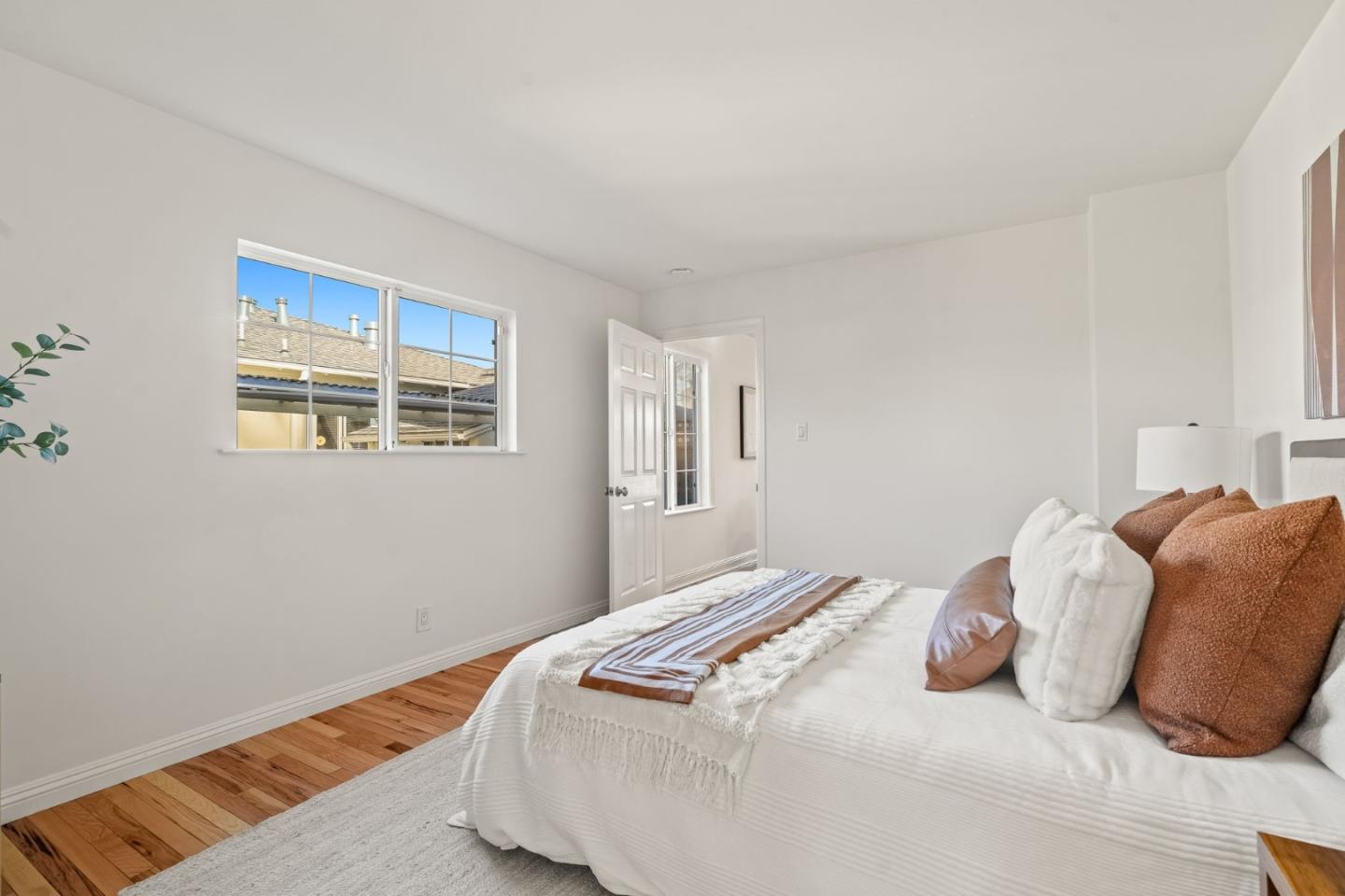 Detail Gallery Image 20 of 31 For 1502 S Delaware St, San Mateo,  CA 94402 - 4 Beds | 3 Baths