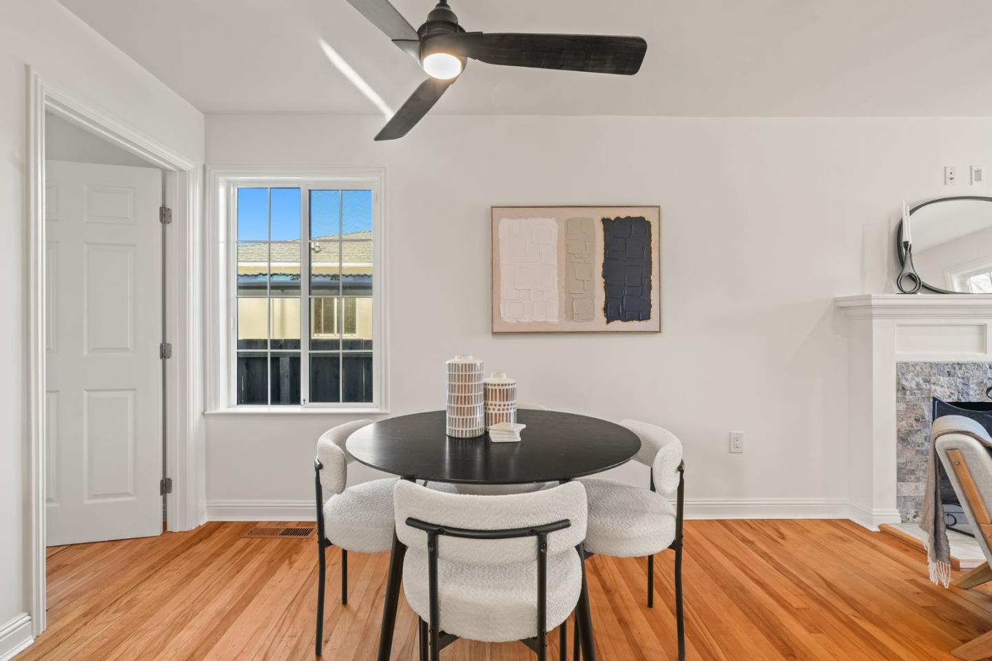 Detail Gallery Image 5 of 31 For 1502 S Delaware St, San Mateo,  CA 94402 - 4 Beds | 3 Baths