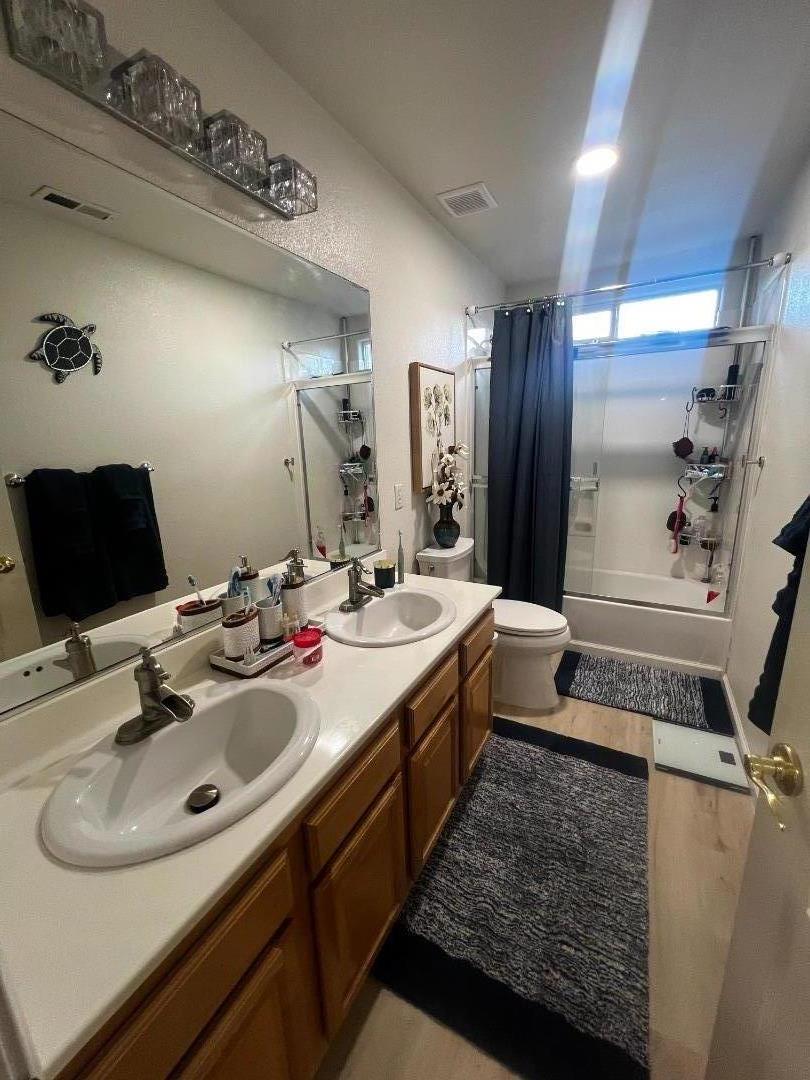 Detail Gallery Image 12 of 19 For 13 Kearsti Ct, Oakley,  CA 94561 - 5 Beds | 3 Baths