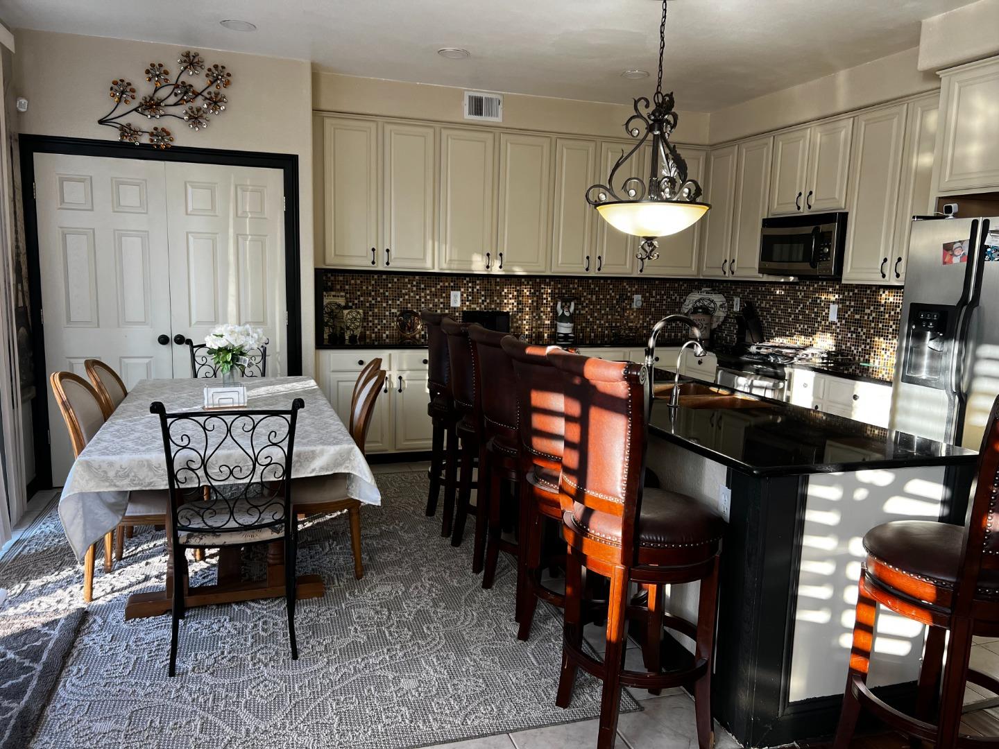 Detail Gallery Image 6 of 19 For 13 Kearsti Ct, Oakley,  CA 94561 - 5 Beds | 3 Baths