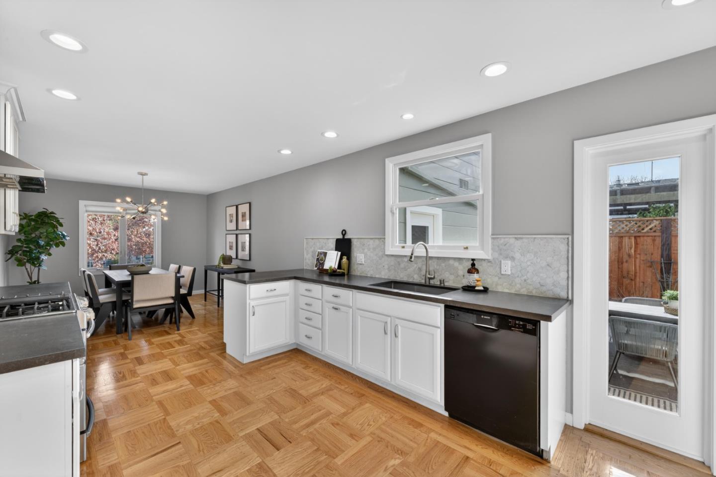 Detail Gallery Image 18 of 45 For 2234 Roosevelt Ave, Redwood City,  CA 94061 - 3 Beds | 2 Baths