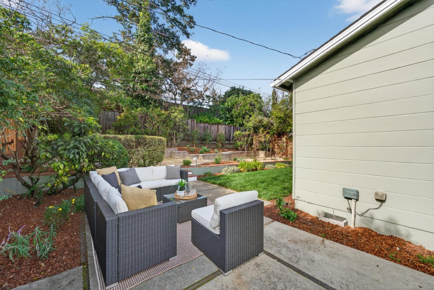 Detail Gallery Image 33 of 45 For 2234 Roosevelt Ave, Redwood City,  CA 94061 - 3 Beds | 2 Baths