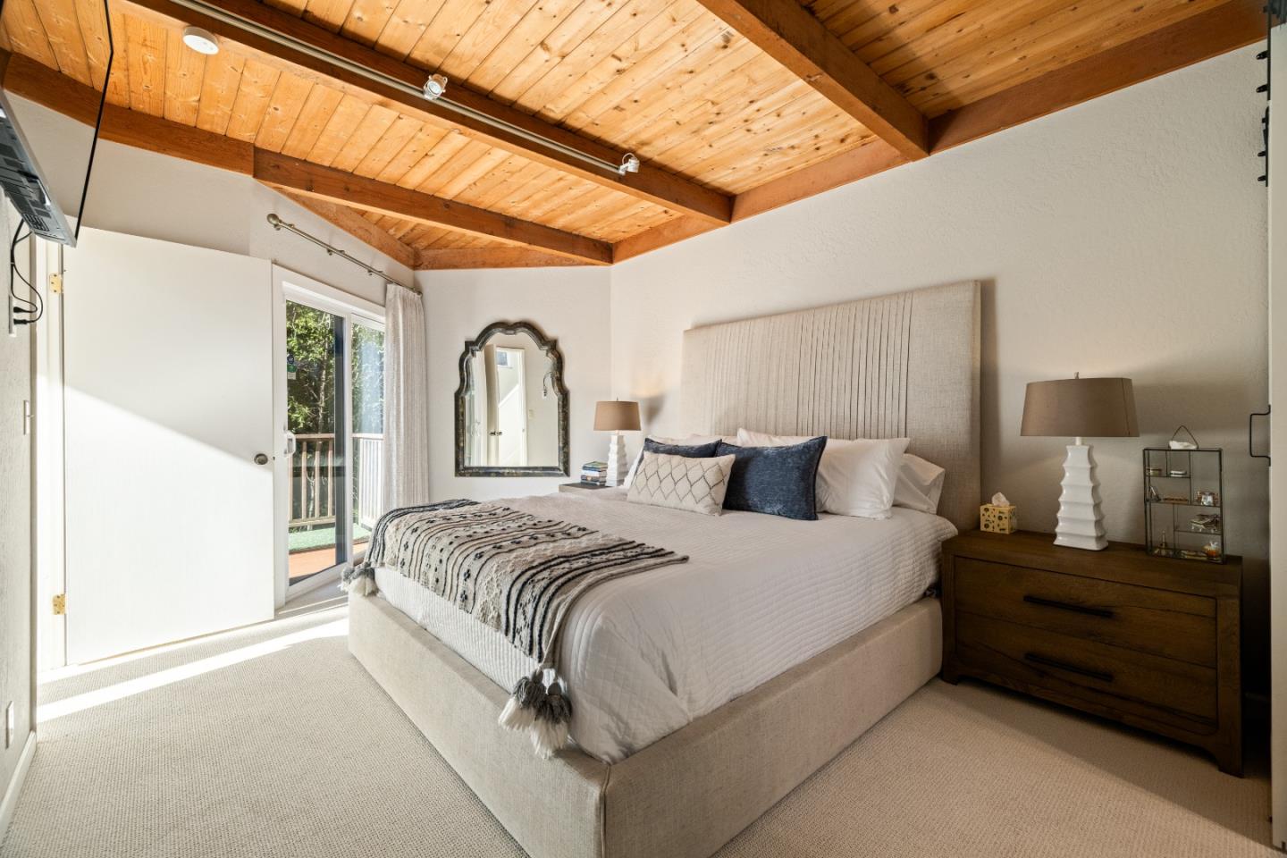 Detail Gallery Image 13 of 39 For 935 Irving St, Montara,  CA 94037 - 2 Beds | 2 Baths