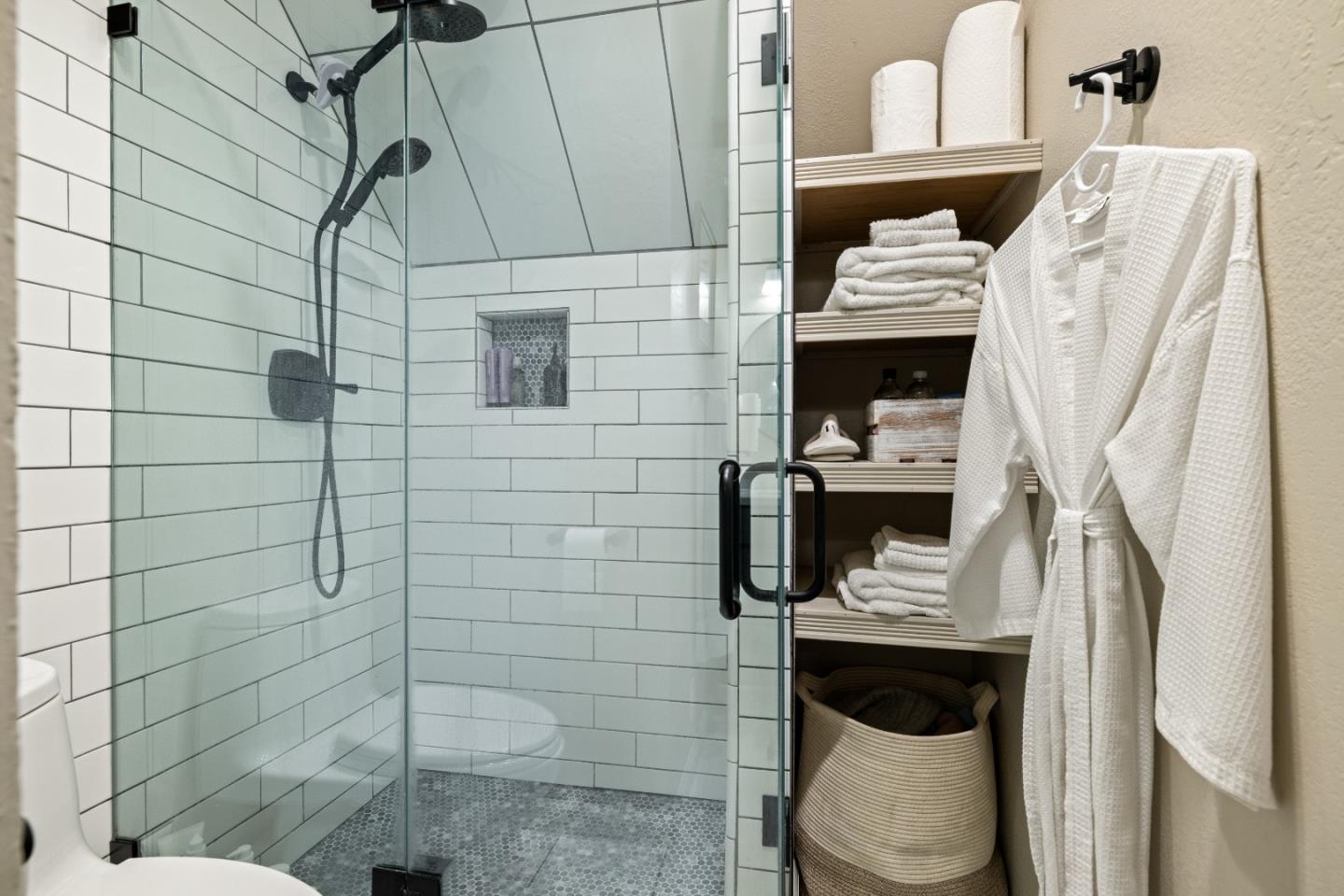 Detail Gallery Image 17 of 39 For 935 Irving St, Montara,  CA 94037 - 2 Beds | 2 Baths