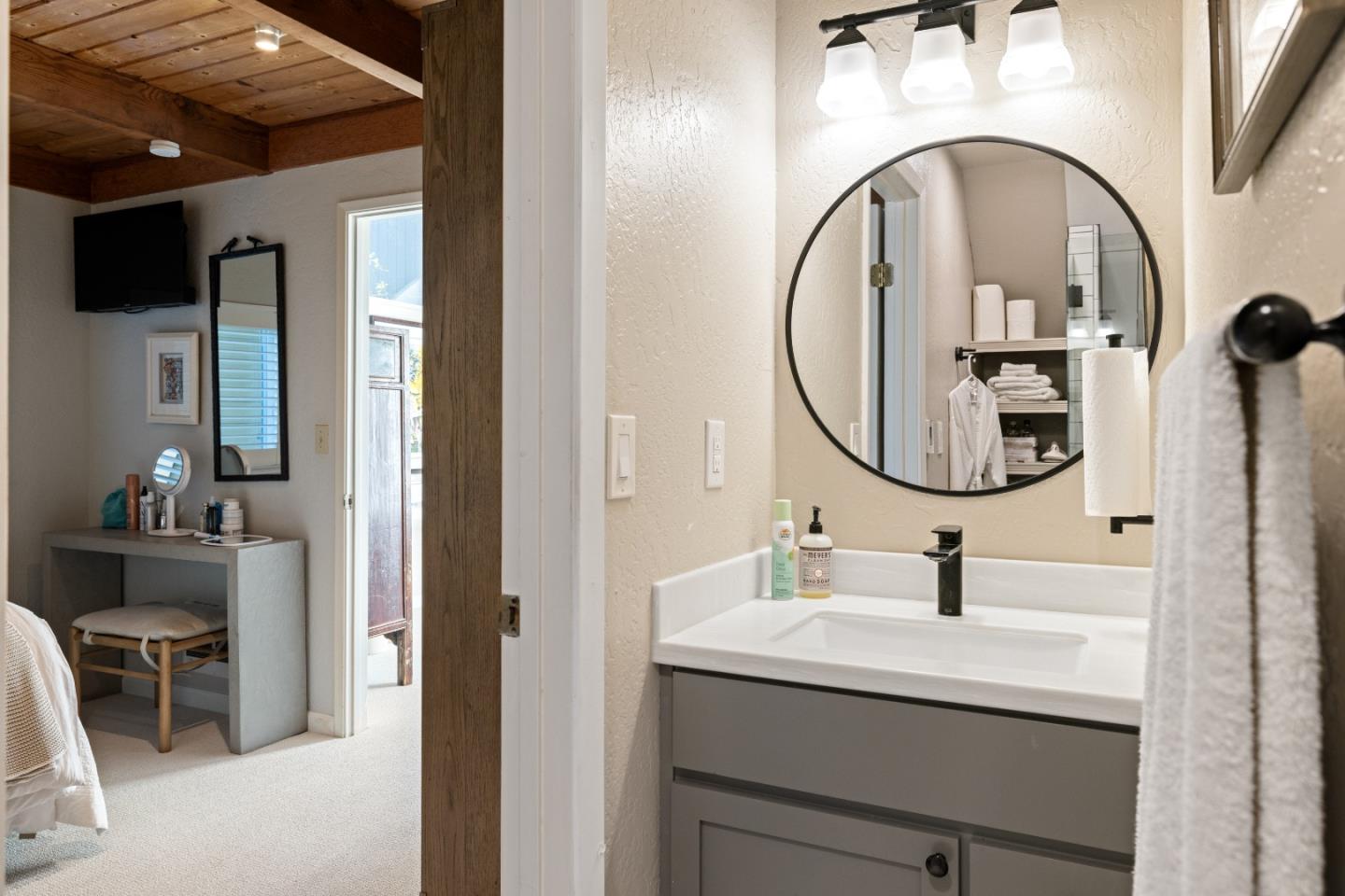 Detail Gallery Image 18 of 39 For 935 Irving St, Montara,  CA 94037 - 2 Beds | 2 Baths