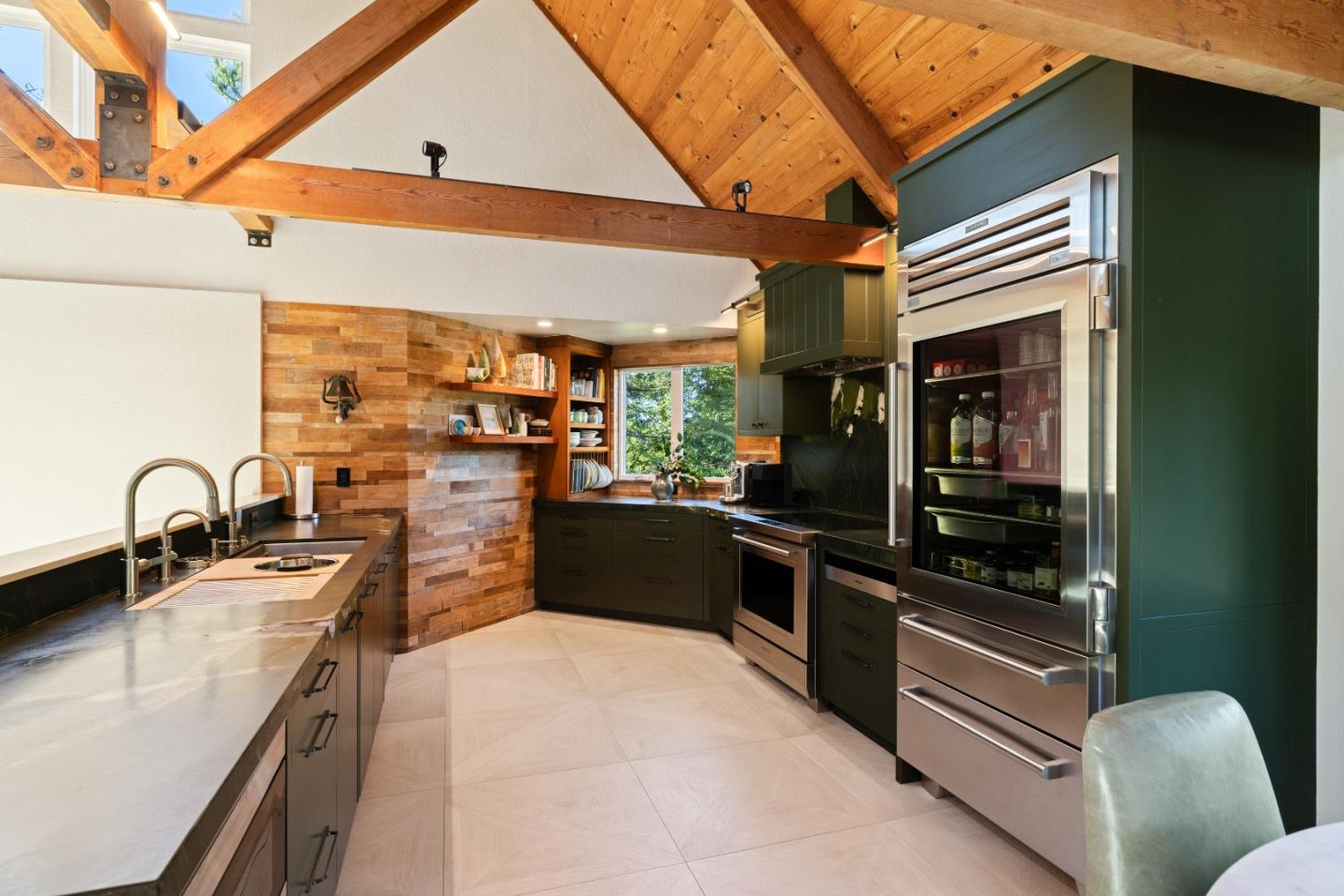 Detail Gallery Image 3 of 39 For 935 Irving St, Montara,  CA 94037 - 2 Beds | 2 Baths