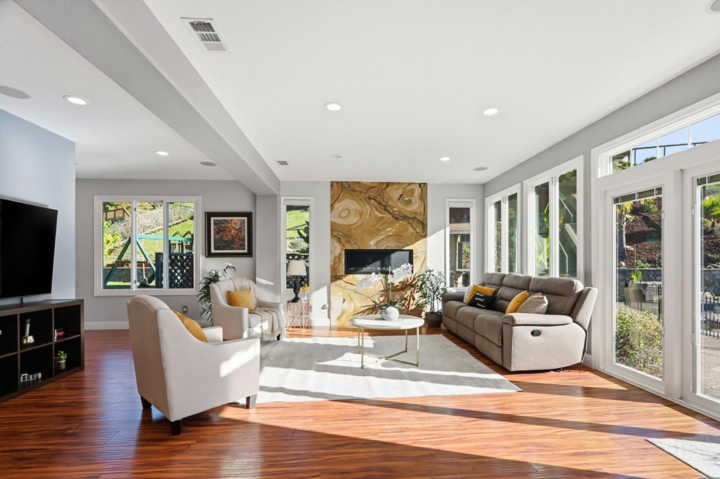 Detail Gallery Image 16 of 65 For 6352 Running Springs Rd, San Jose,  CA 95135 - 4 Beds | 3 Baths