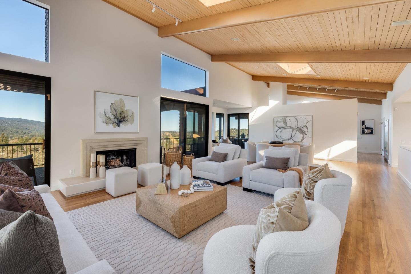 Detail Gallery Image 13 of 58 For 2 Horseshoe Bnd, Portola Valley,  CA 94028 - 4 Beds | 4 Baths