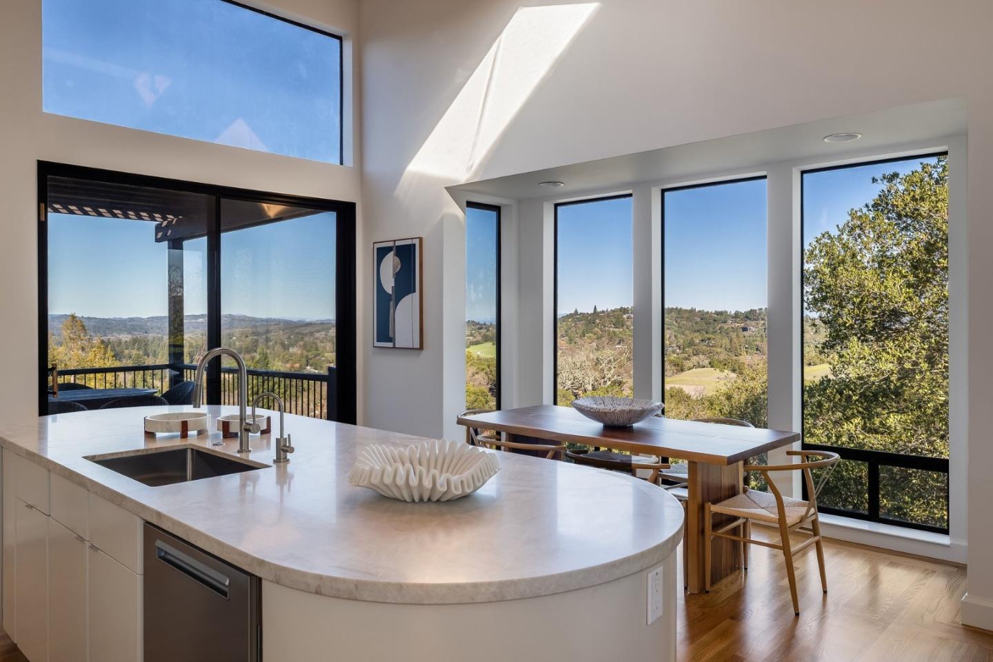 Detail Gallery Image 19 of 58 For 2 Horseshoe Bnd, Portola Valley,  CA 94028 - 4 Beds | 4 Baths