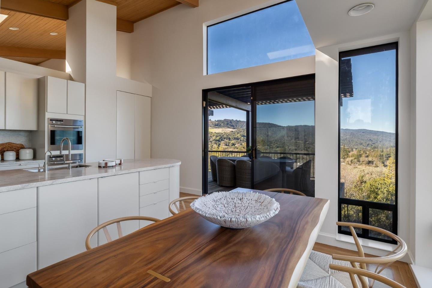 Detail Gallery Image 21 of 58 For 2 Horseshoe Bnd, Portola Valley,  CA 94028 - 4 Beds | 4 Baths