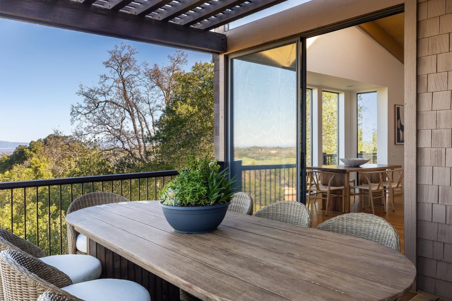 Detail Gallery Image 22 of 58 For 2 Horseshoe Bnd, Portola Valley,  CA 94028 - 4 Beds | 4 Baths