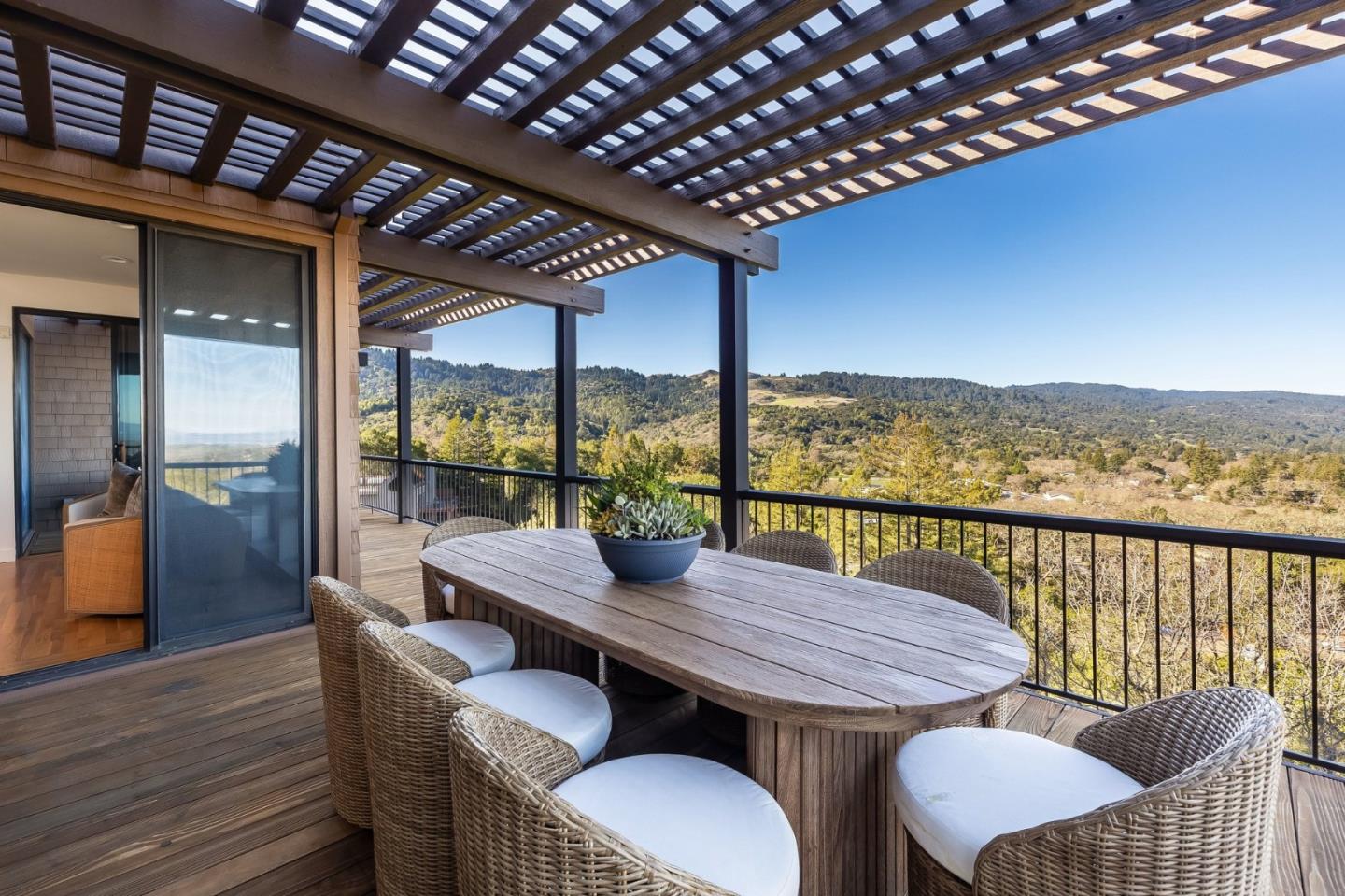 Detail Gallery Image 24 of 58 For 2 Horseshoe Bnd, Portola Valley,  CA 94028 - 4 Beds | 4 Baths