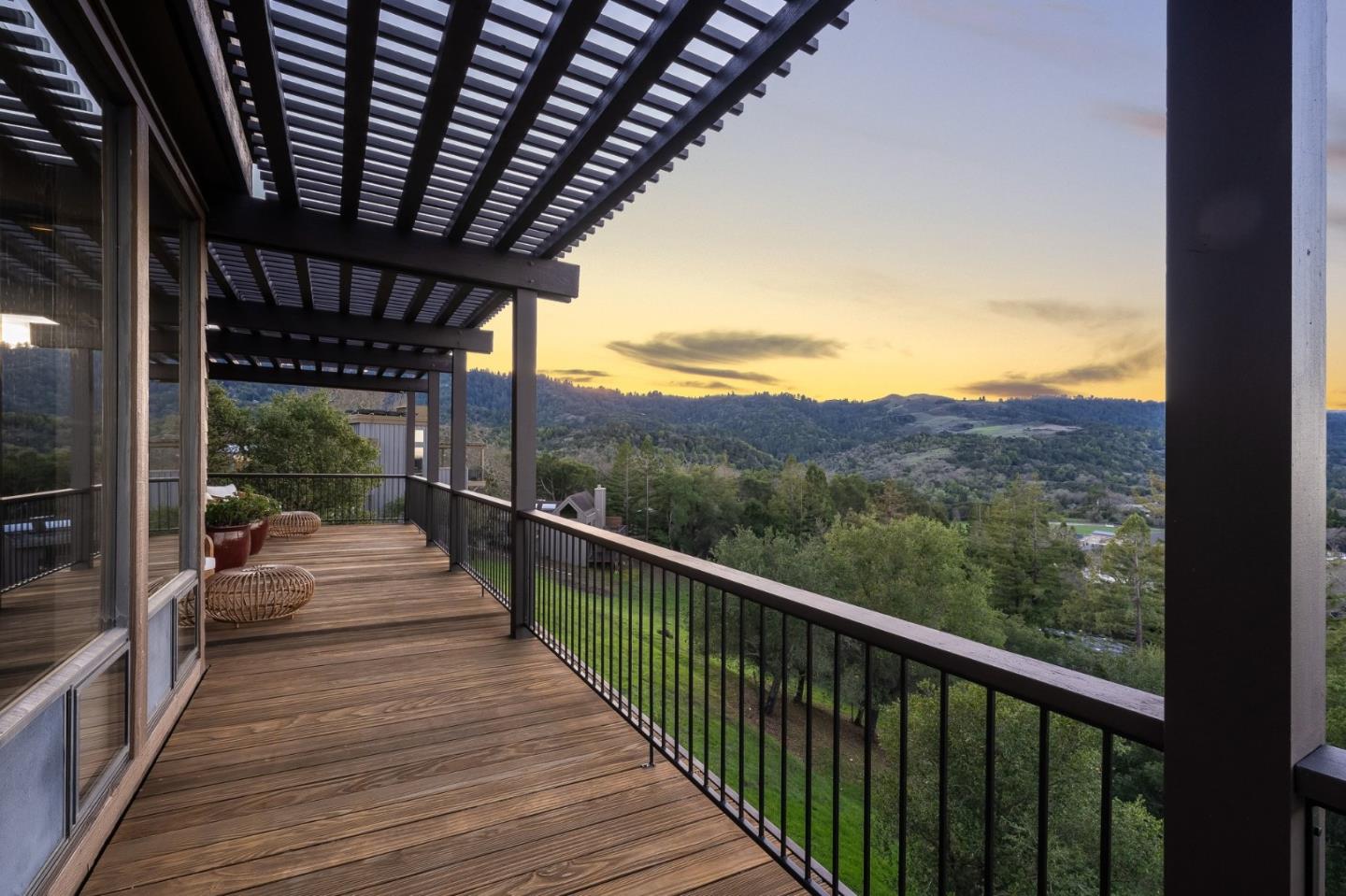 Detail Gallery Image 25 of 58 For 2 Horseshoe Bnd, Portola Valley,  CA 94028 - 4 Beds | 4 Baths