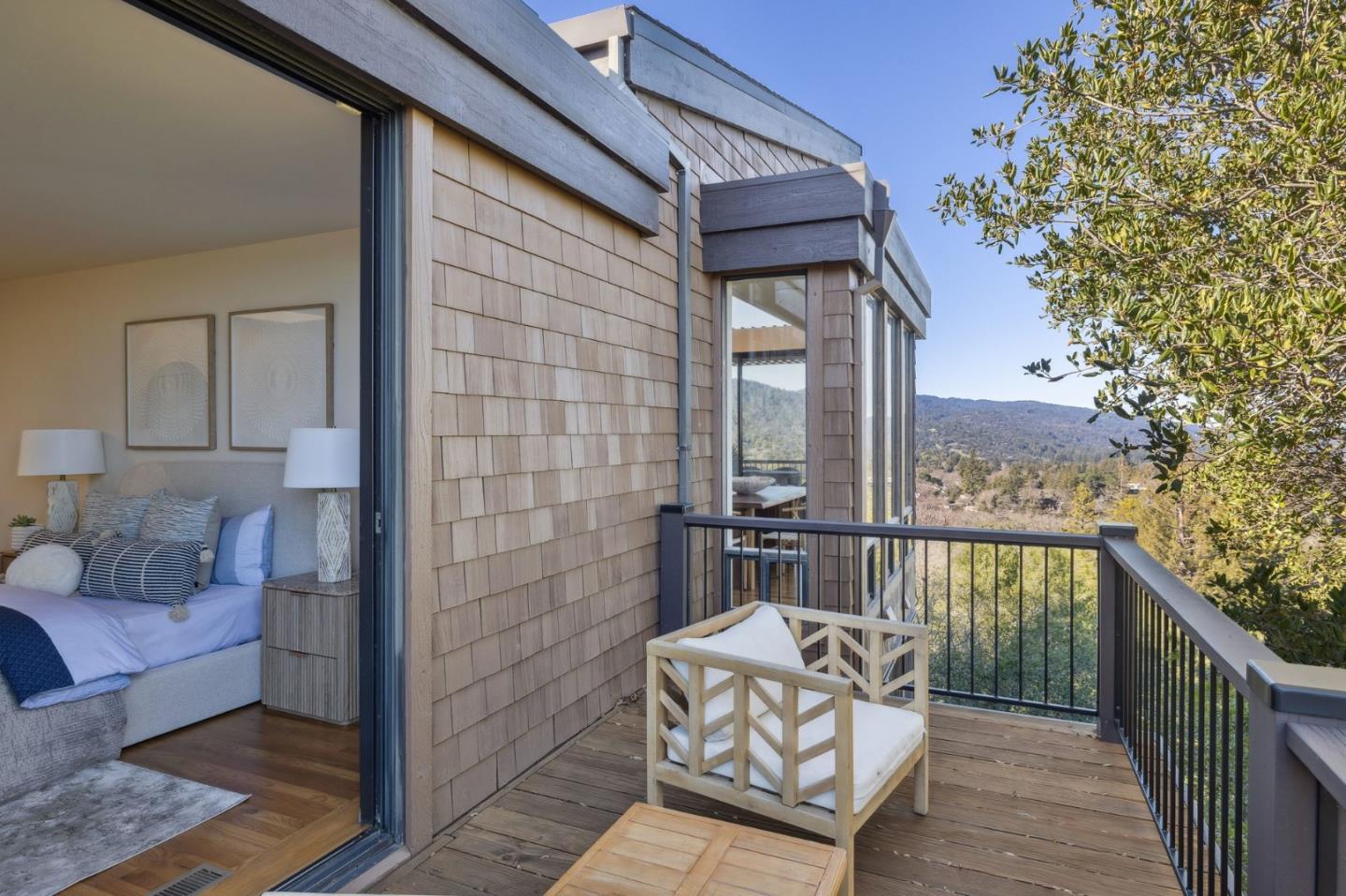 Detail Gallery Image 29 of 58 For 2 Horseshoe Bnd, Portola Valley,  CA 94028 - 4 Beds | 4 Baths