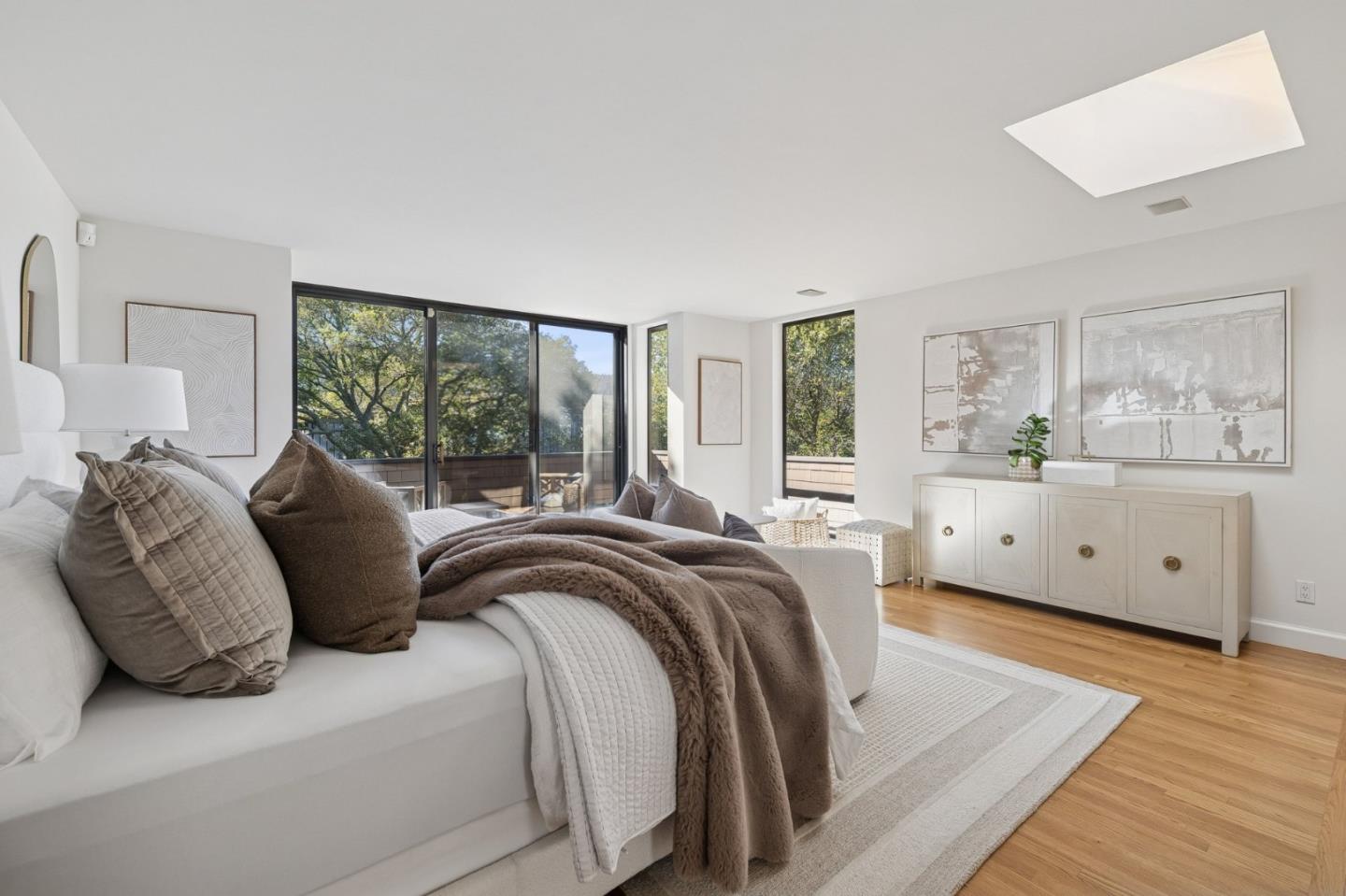 Detail Gallery Image 33 of 58 For 2 Horseshoe Bnd, Portola Valley,  CA 94028 - 4 Beds | 4 Baths