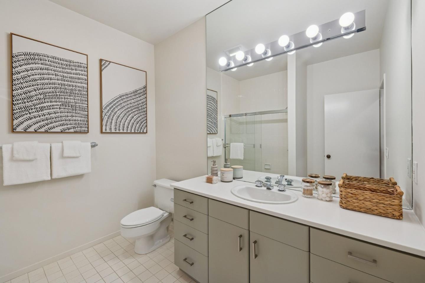 Detail Gallery Image 47 of 58 For 2 Horseshoe Bnd, Portola Valley,  CA 94028 - 4 Beds | 4 Baths