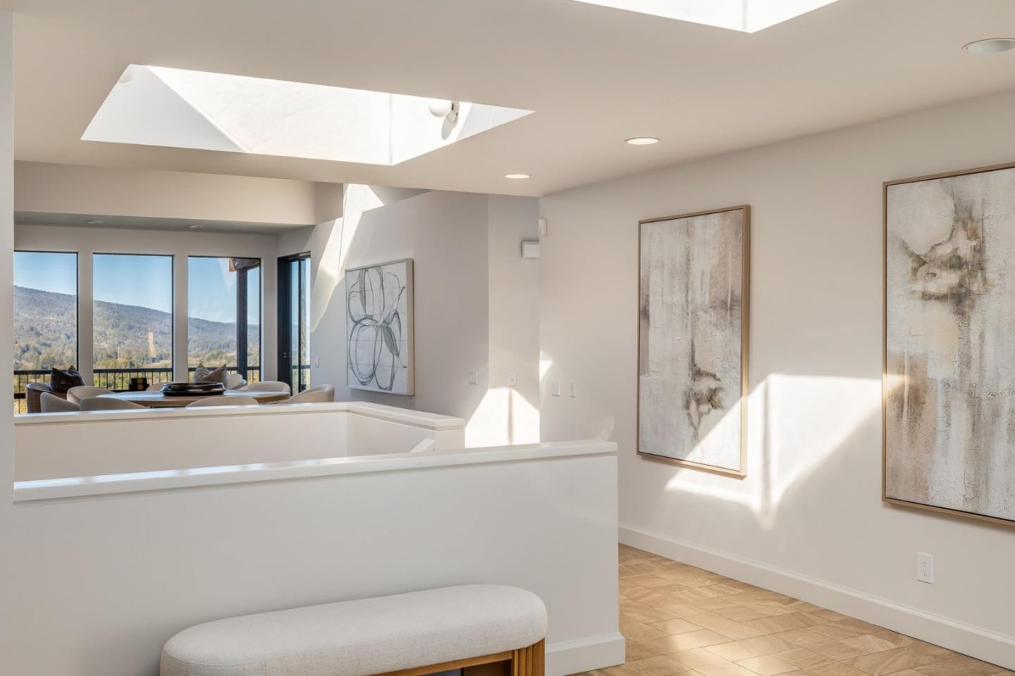 Detail Gallery Image 5 of 58 For 2 Horseshoe Bnd, Portola Valley,  CA 94028 - 4 Beds | 4 Baths