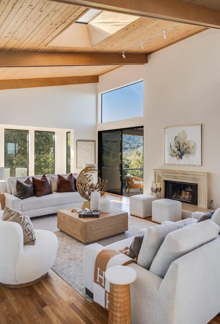 Detail Gallery Image 9 of 58 For 2 Horseshoe Bnd, Portola Valley,  CA 94028 - 4 Beds | 4 Baths