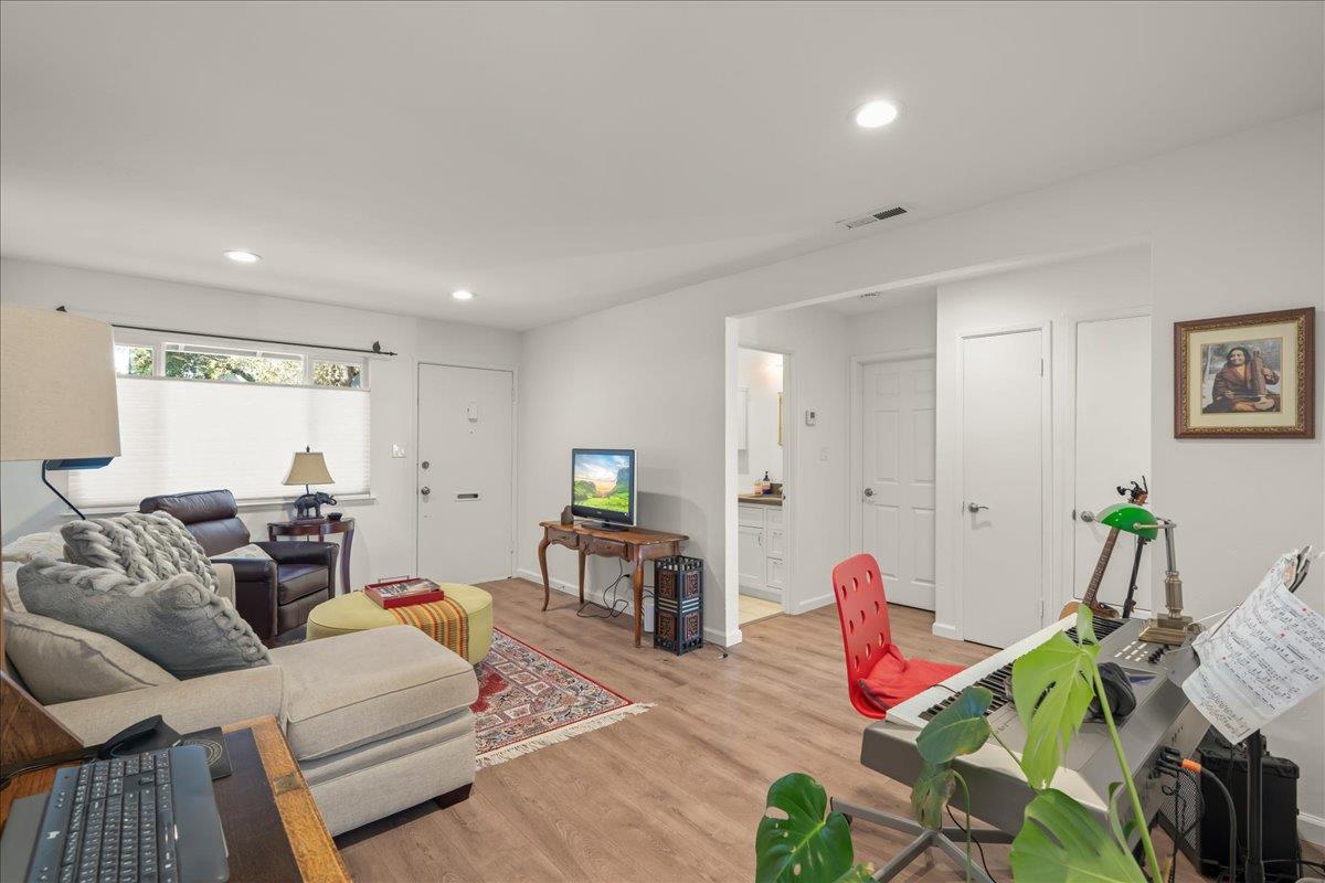 Detail Gallery Image 5 of 23 For 16 Terrace Ct, Los Gatos,  CA 95030 - 5 Beds | 3 Baths