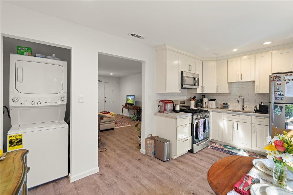 Detail Gallery Image 9 of 23 For 16 Terrace Ct, Los Gatos,  CA 95030 - 5 Beds | 3 Baths