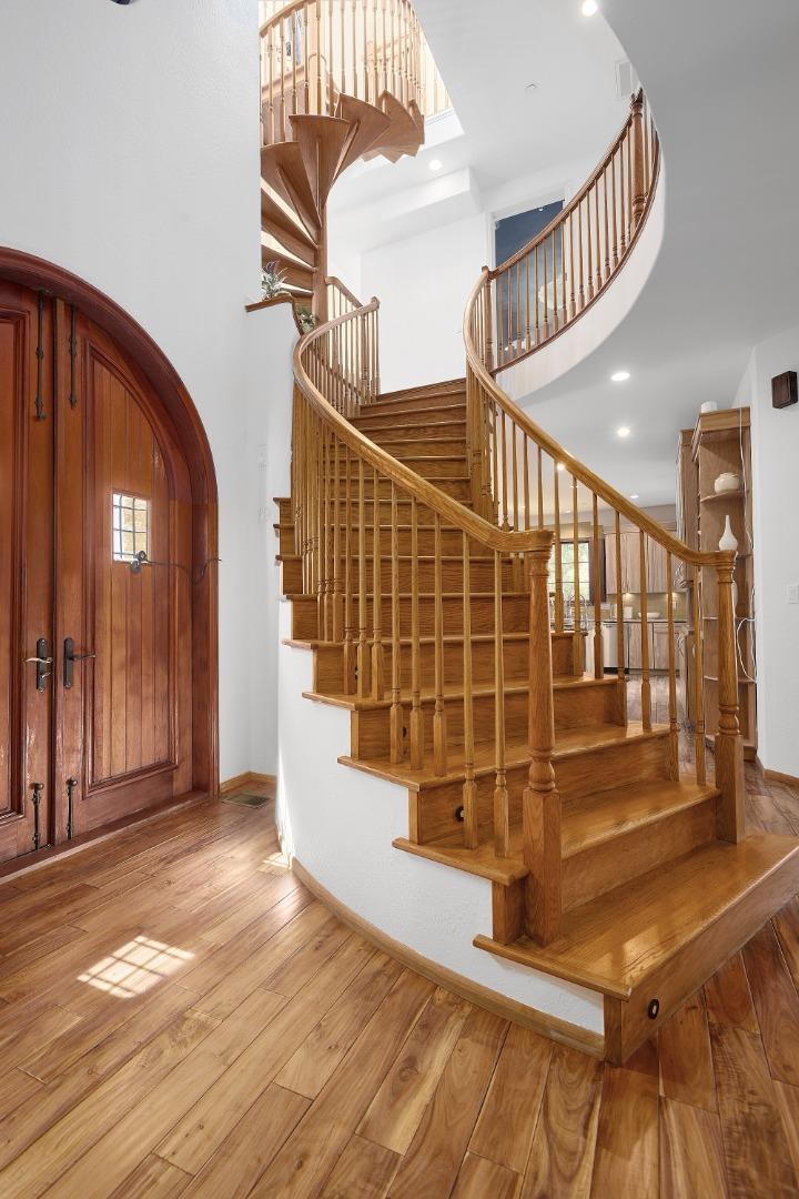 Detail Gallery Image 14 of 27 For 17035 Bohlman Rd, Saratoga,  CA 95070 - 4 Beds | 2/1 Baths