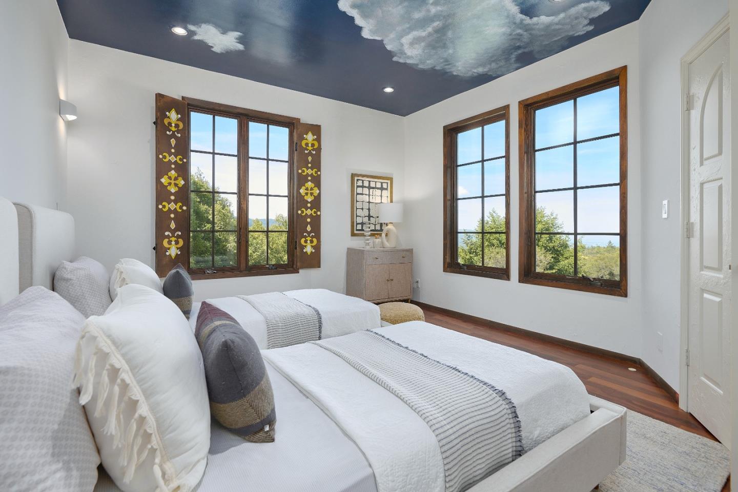 Detail Gallery Image 15 of 27 For 17035 Bohlman Rd, Saratoga,  CA 95070 - 4 Beds | 2/1 Baths