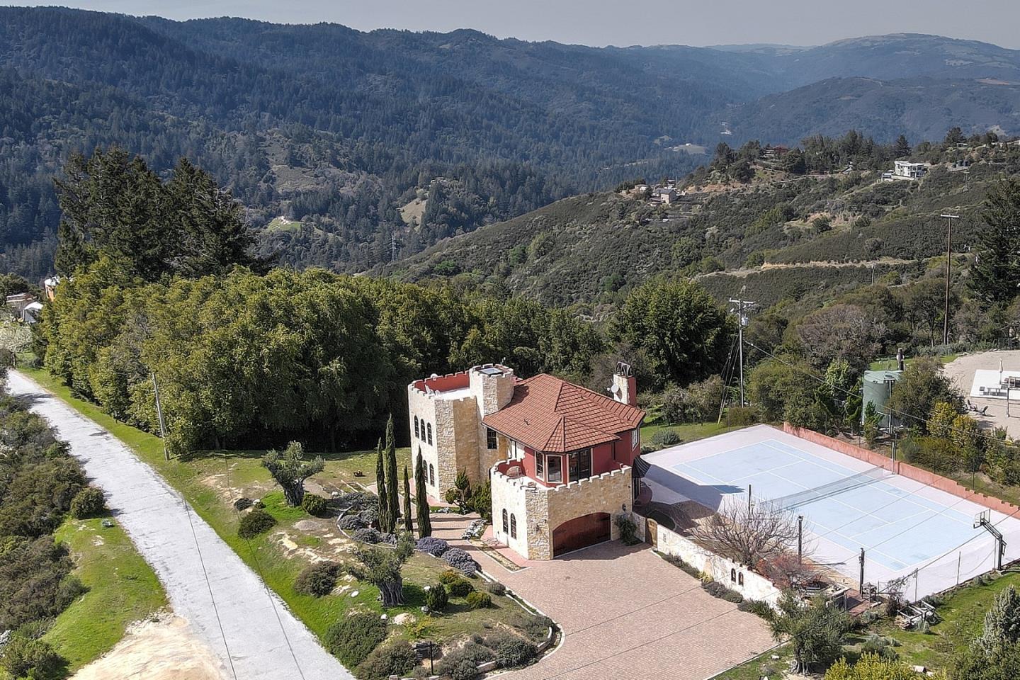 Detail Gallery Image 2 of 27 For 17035 Bohlman Rd, Saratoga,  CA 95070 - 4 Beds | 2/1 Baths