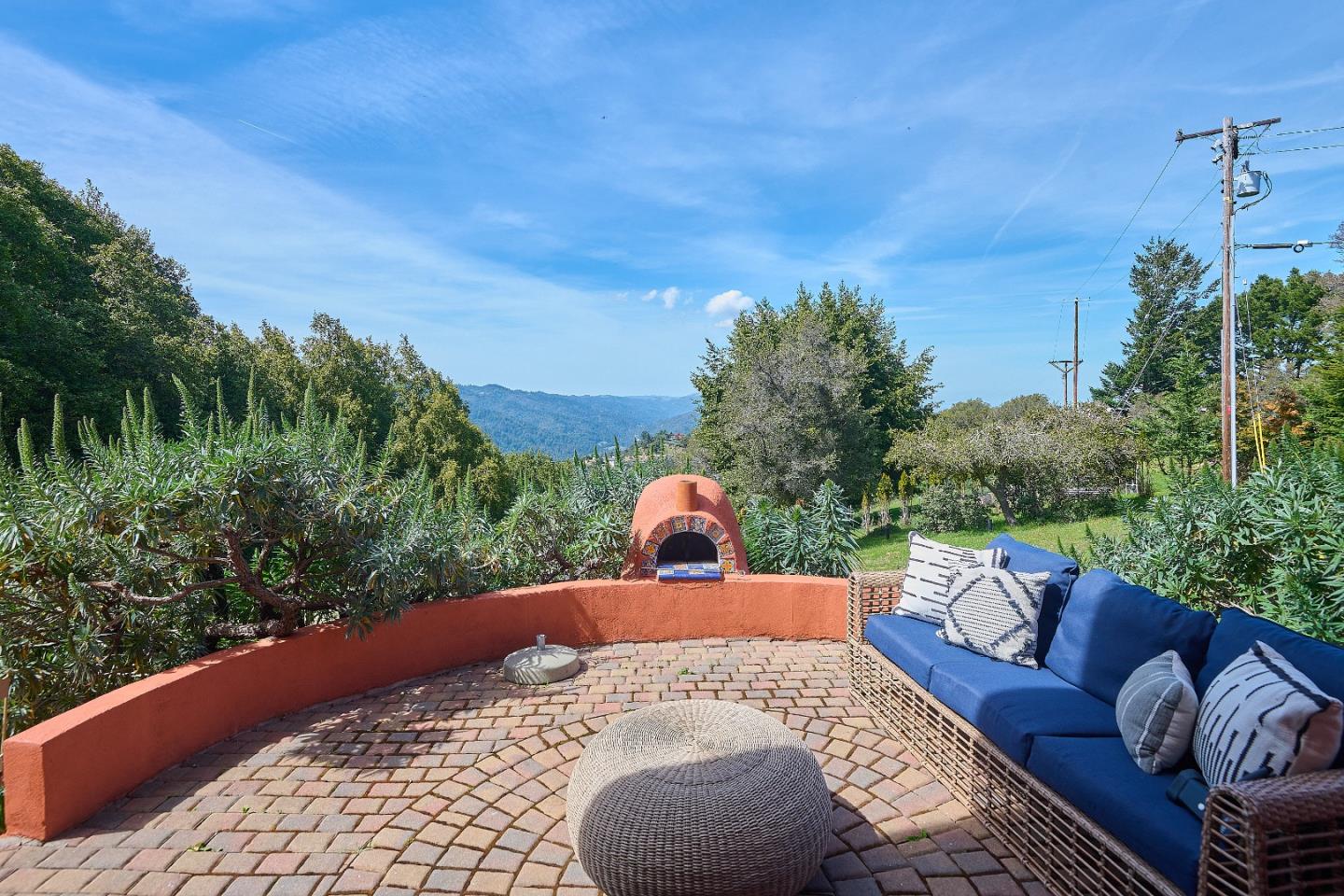 Detail Gallery Image 25 of 27 For 17035 Bohlman Rd, Saratoga,  CA 95070 - 4 Beds | 2/1 Baths