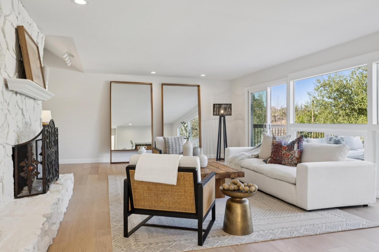 Detail Gallery Image 10 of 64 For 204 Vista De Sierra, Los Gatos,  CA 95030 - 3 Beds | 2 Baths