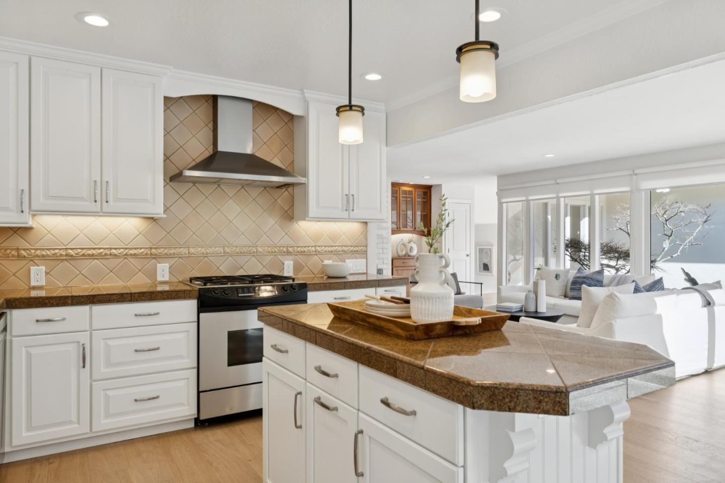 Detail Gallery Image 26 of 64 For 204 Vista De Sierra, Los Gatos,  CA 95030 - 3 Beds | 2 Baths