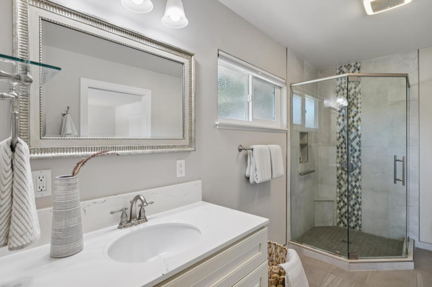 Detail Gallery Image 33 of 64 For 204 Vista De Sierra, Los Gatos,  CA 95030 - 3 Beds | 2 Baths