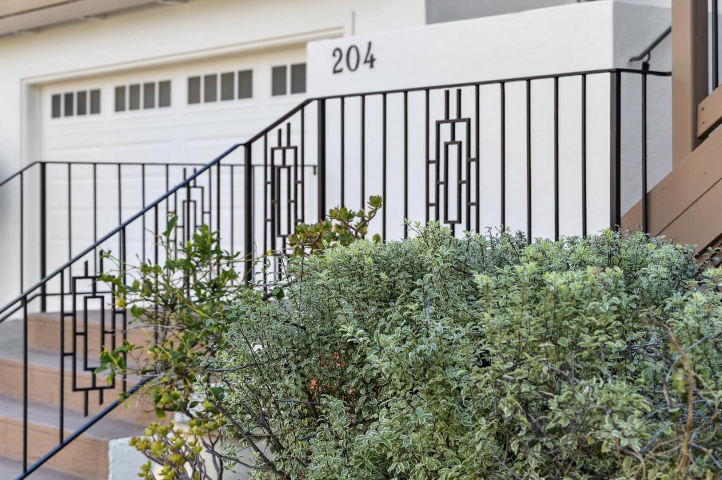 Detail Gallery Image 6 of 64 For 204 Vista De Sierra, Los Gatos,  CA 95030 - 3 Beds | 2 Baths