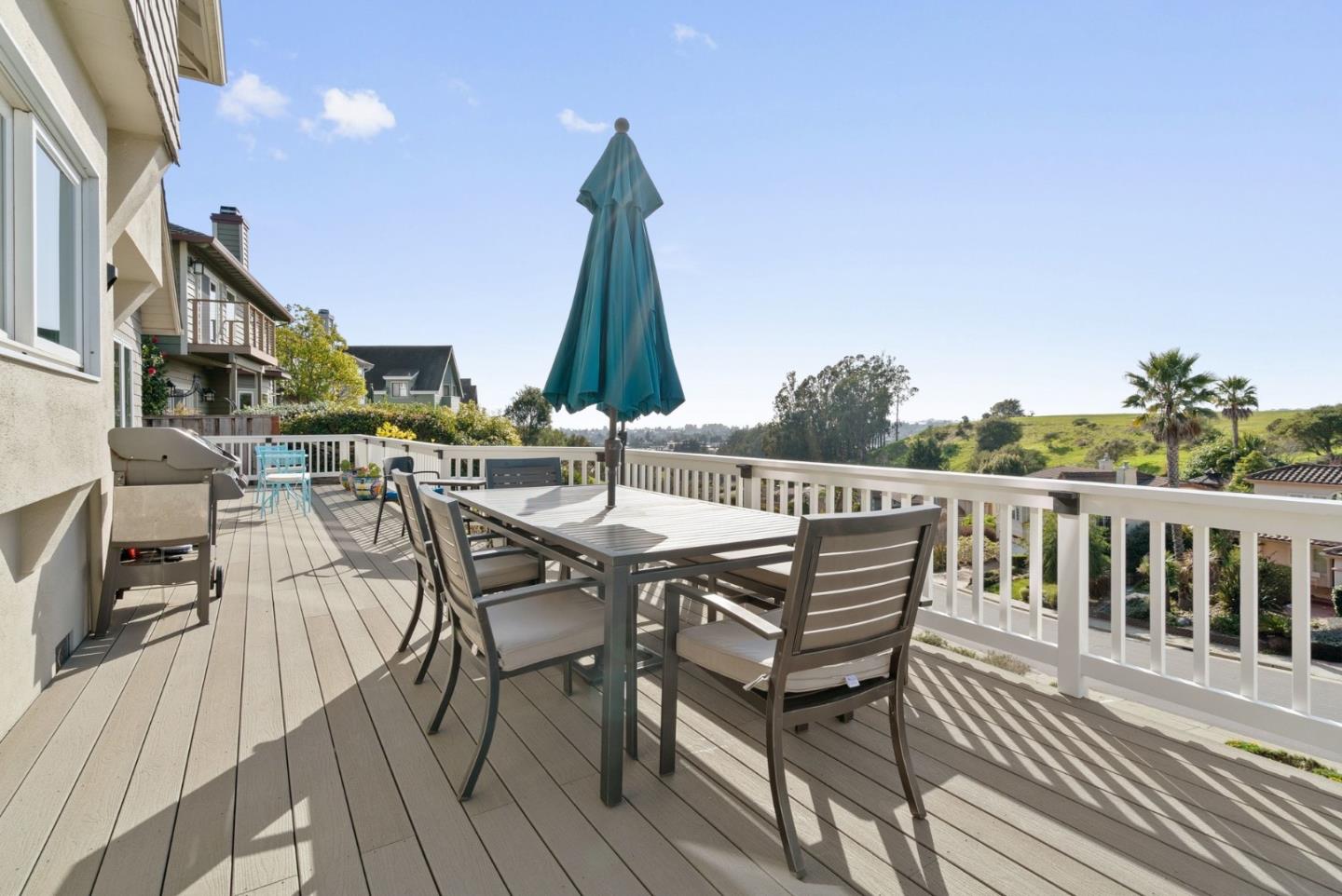 Detail Gallery Image 11 of 45 For 3705 Tiffani Ct, Santa Cruz,  CA 95065 - 3 Beds | 2/1 Baths