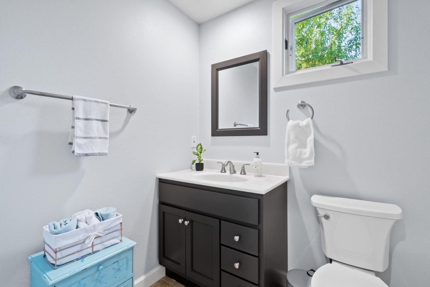 Detail Gallery Image 30 of 45 For 3705 Tiffani Ct, Santa Cruz,  CA 95065 - 3 Beds | 2/1 Baths