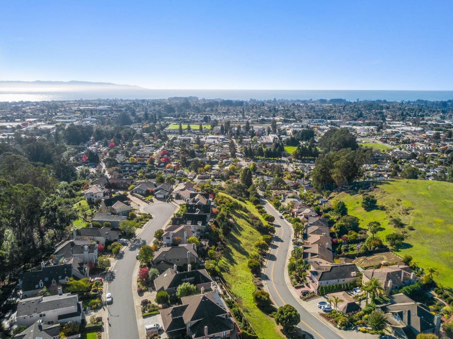 Detail Gallery Image 32 of 45 For 3705 Tiffani Ct, Santa Cruz,  CA 95065 - 3 Beds | 2/1 Baths